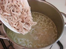 Arpa Şehriyeli Tavuk Çorbası