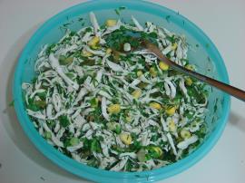 Yeşillikli Tavuk Salatası