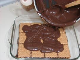 Bisküvili Yaş Pasta