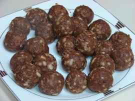 Elmalı Bisküvi Topları