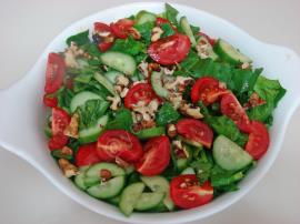 Krutonlu Ispanak Salatası