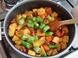 Kıymalı Havuçlu Patates Yemeği