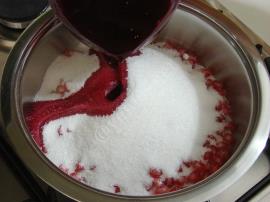 Ev Yapımı Nar Reçeli