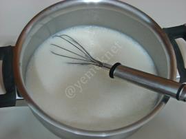 Karamel Soslu Muhallebi