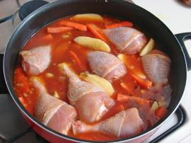 Tencerede Sebzeli Tavuk But Yemeği