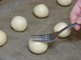 Üç Malzemeli Un Kurabiyesi