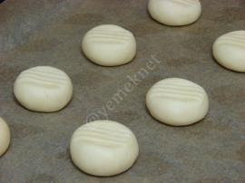 Üç Malzemeli Un Kurabiyesi