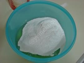 Hindistan Cevizli Sürpriz Kek