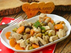 Bezelyeli Mantarlı Tavuk Sote