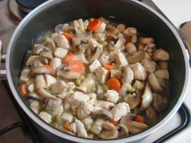 Bezelyeli Mantarlı Tavuk Sote