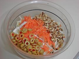 Cevizli Beyaz Lahana Salatası