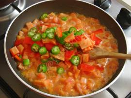 Fırında Kahvaltılık Sucuklu Patates