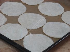 Yufkadan Fındık Lahmacun