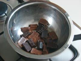 Kuru Yemişli Mısır Gevrekli Çikolatalı Tatlı