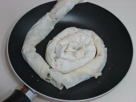 Tavada Ispanaklı Kol Böreği