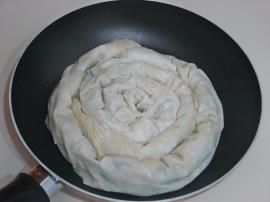 Tavada Ispanaklı Kol Böreği