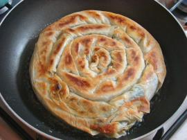 Tavada Ispanaklı Kol Böreği