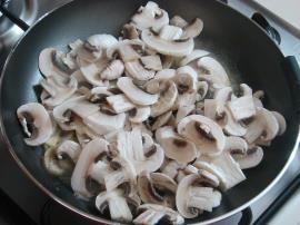 Mantar Soslu Makarna