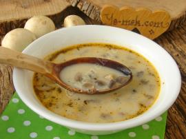 Yoğurtlu Mantar Çorbası