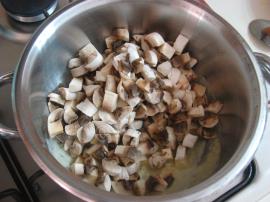 Yoğurtlu Mantar Çorbası