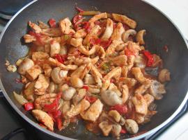 Acılı Mantarlı Tavuk Sote