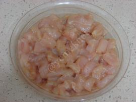 Fırında Beşamel Soslu Tavuk Yemeği