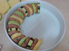 Fırında Köfteli Sebze Dizmesi