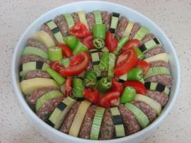 Fırında Köfteli Sebze Dizmesi