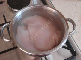 Köz Patlıcanlı Tavuk Salatası