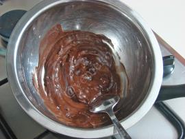 Kuru Meyveli Mısır Gevrekli Çikolatalı Tatlı