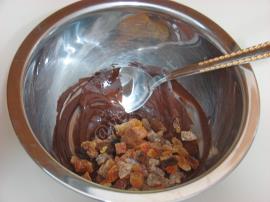 Kuru Meyveli Mısır Gevrekli Çikolatalı Tatlı