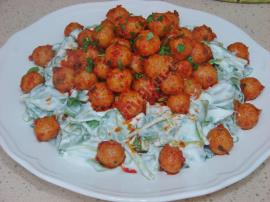 Yoğurtlu Semizotu Yatağında Bulgur Köftesi