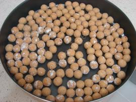 Yoğurtlu Semizotu Yatağında Bulgur Köftesi