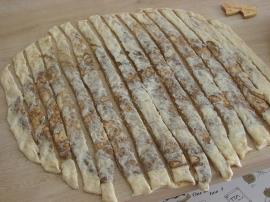 Haşhaşlı Cevizli Burma Çörek