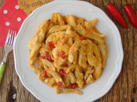 Kremalı Soğanlı Tavuk Yemeği