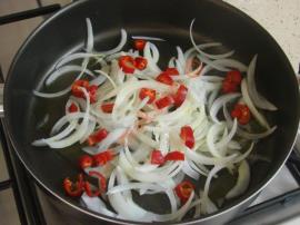 Kremalı Soğanlı Tavuk Yemeği