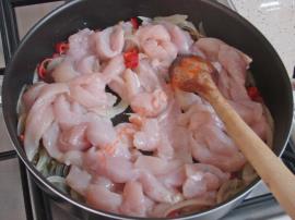 Kremalı Soğanlı Tavuk Yemeği