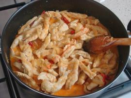 Kremalı Soğanlı Tavuk Yemeği