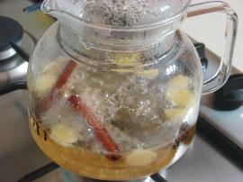 Hızlı Kilo Verdiren Tarçınlı Zencefilli Karanfil Çayı