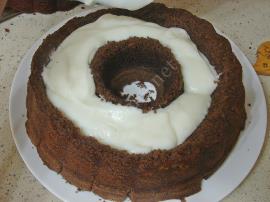 İçi muhallebili Kek