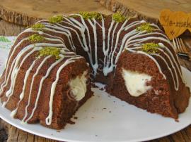 İçi muhallebili Kek