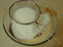 İçi muhallebili Kek