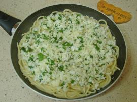 Tavada Makarna Böreği