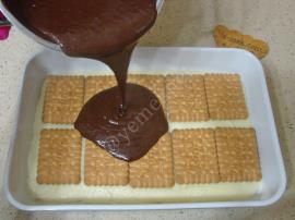 Pudingli Bisküvili İrmik Tatlısı