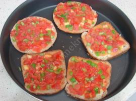 Fırında Kahvaltılık Ekmek Dilimleri