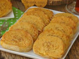 Buzlukta Saklanan ve Tam Bir Kurtarıcı Olan, Enfes Bir Börek : Patatesli Rulo Börek