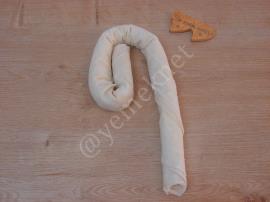 Hazır Yufkadan Kıymalı Kol Böreği