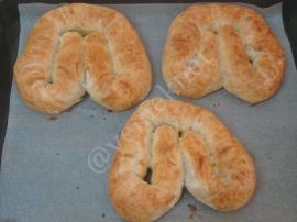 Hazır Yufkadan Kıymalı Kol Böreği