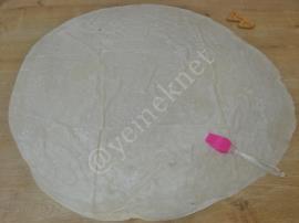 Hazır Yufkadan Peynirli Kruvasan Börek