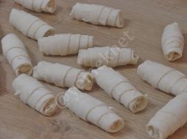 Hazır Yufkadan Peynirli Kruvasan Börek